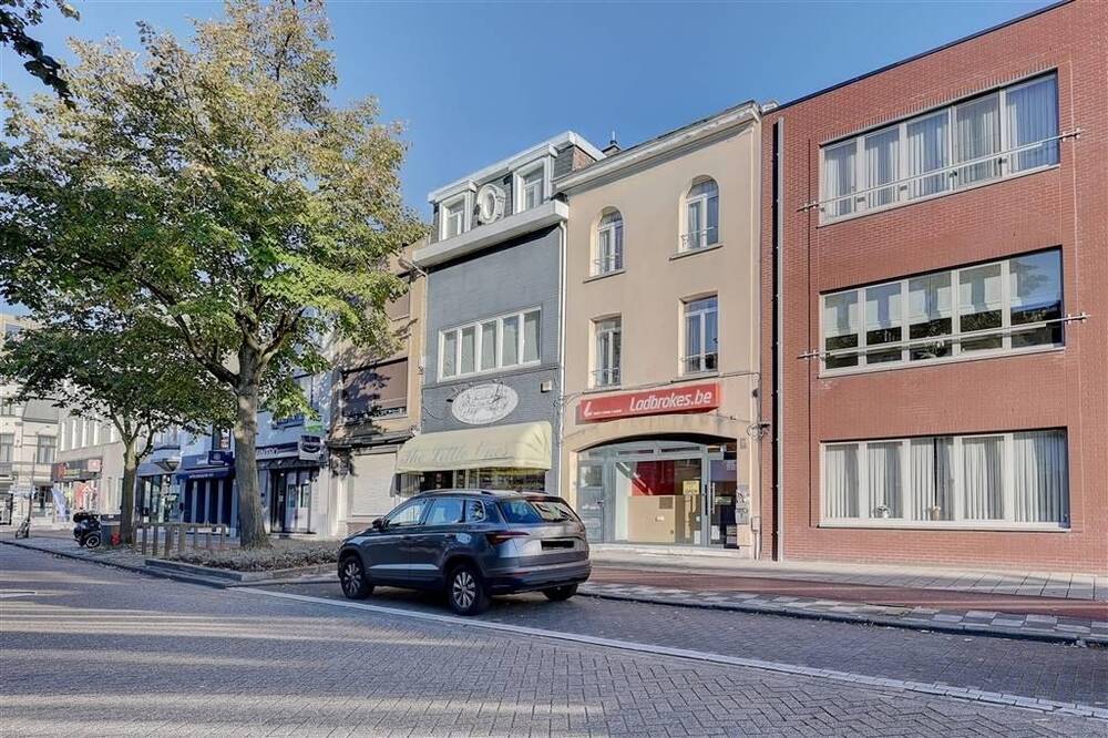 Handelszaak te  huur in Wilrijk 2610 1850.00€  slaapkamers 185.00m² - Zoekertje 294010