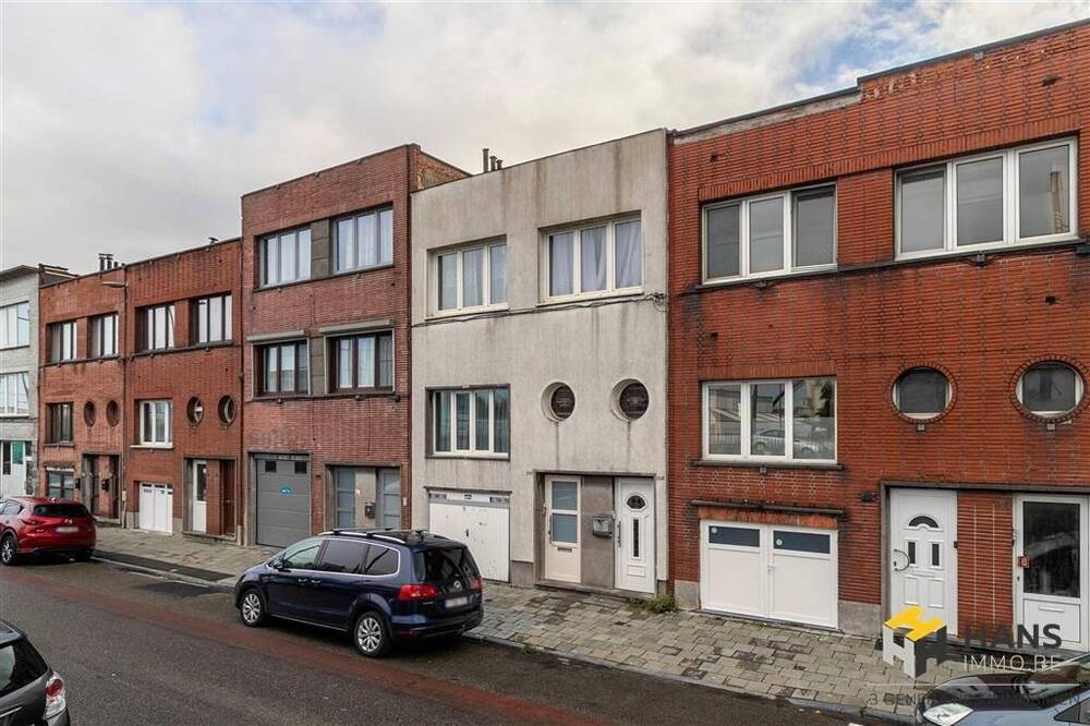 Huis te  koop in Deurne 2100 210000.00€ 2 slaapkamers 92.00m² - Zoekertje 296089