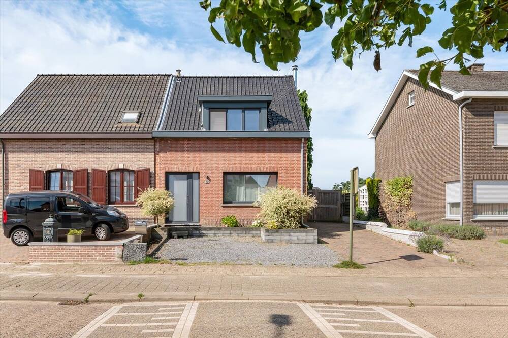 Huis te  koop in Nijlen 2560 415000.00€ 3 slaapkamers m² - Zoekertje 296431