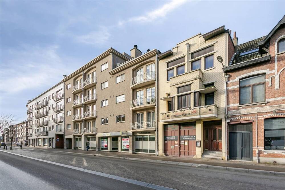 Huis te  koop in Kapellen 2950 279000.00€ 3 slaapkamers 204.00m² - Zoekertje 296728