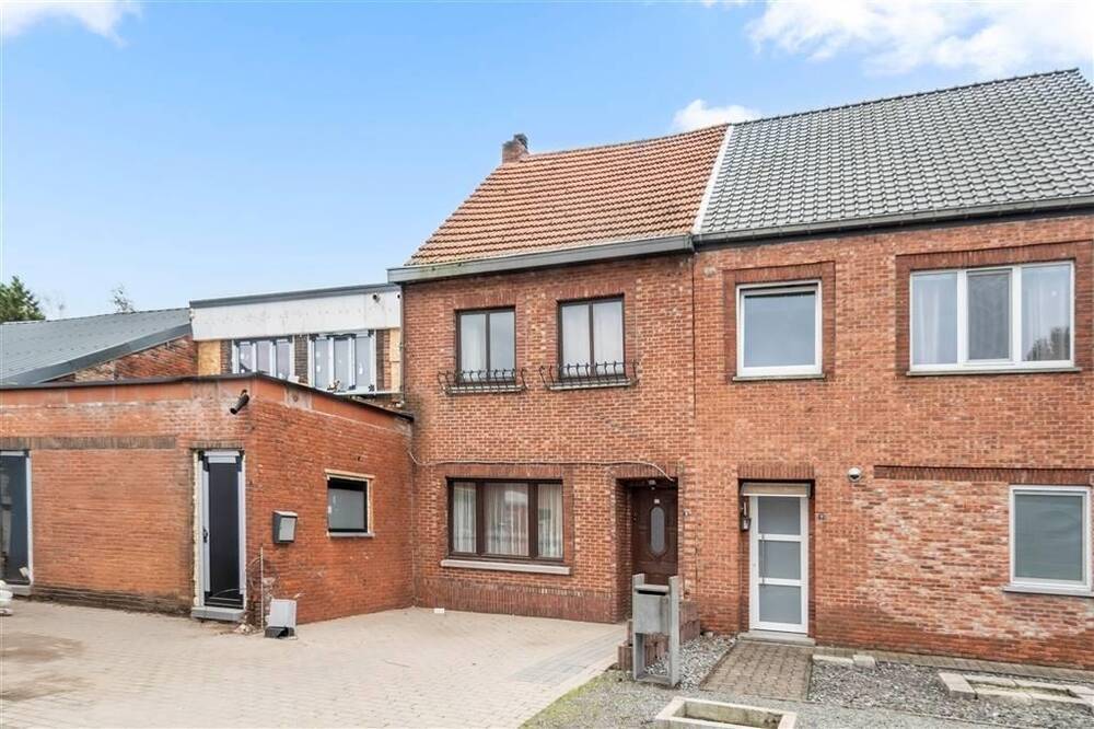 Huis te  koop in Balen 2490 279000.00€ 4 slaapkamers 180.00m² - Zoekertje 298617