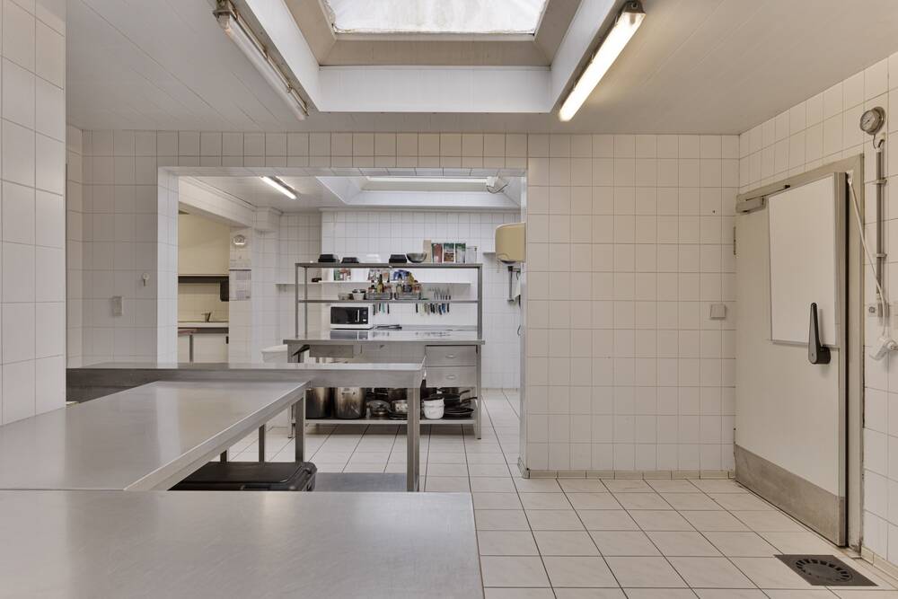 Handelszaak te  koop in Deurne 2100 165000.00€  slaapkamers 110.00m² - Zoekertje 297738