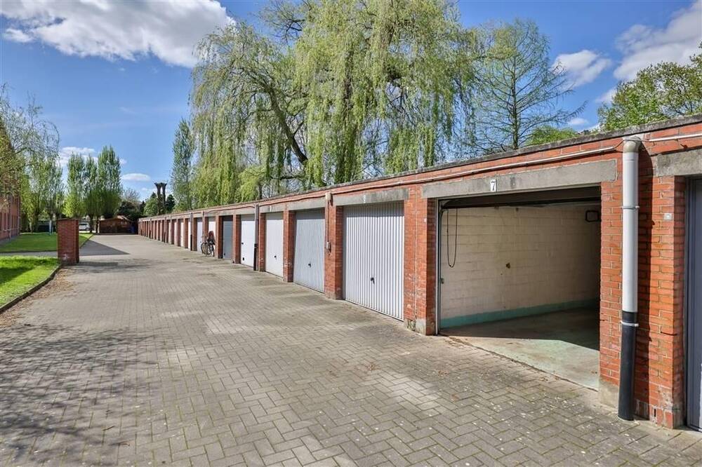 Parking & garage te  koop in Kontich 2550 25000.00€  slaapkamers m² - Zoekertje 298183