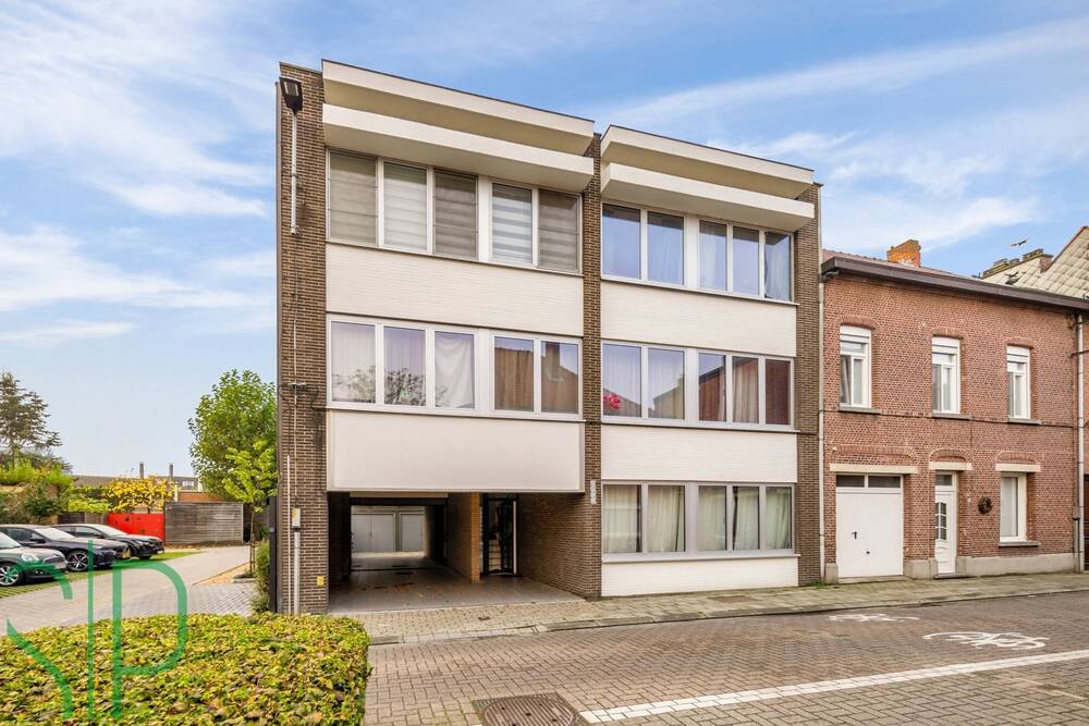 Appartement te  koop in Geel 2440 190000.00€ 2 slaapkamers 75.00m² - Zoekertje 299154