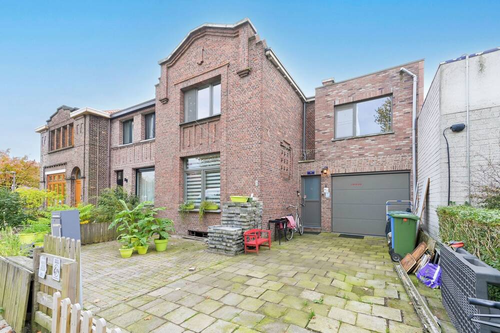 Huis te  koop in Borgerhout 2140 380000.00€ 3 slaapkamers 180.00m² - Zoekertje 299255