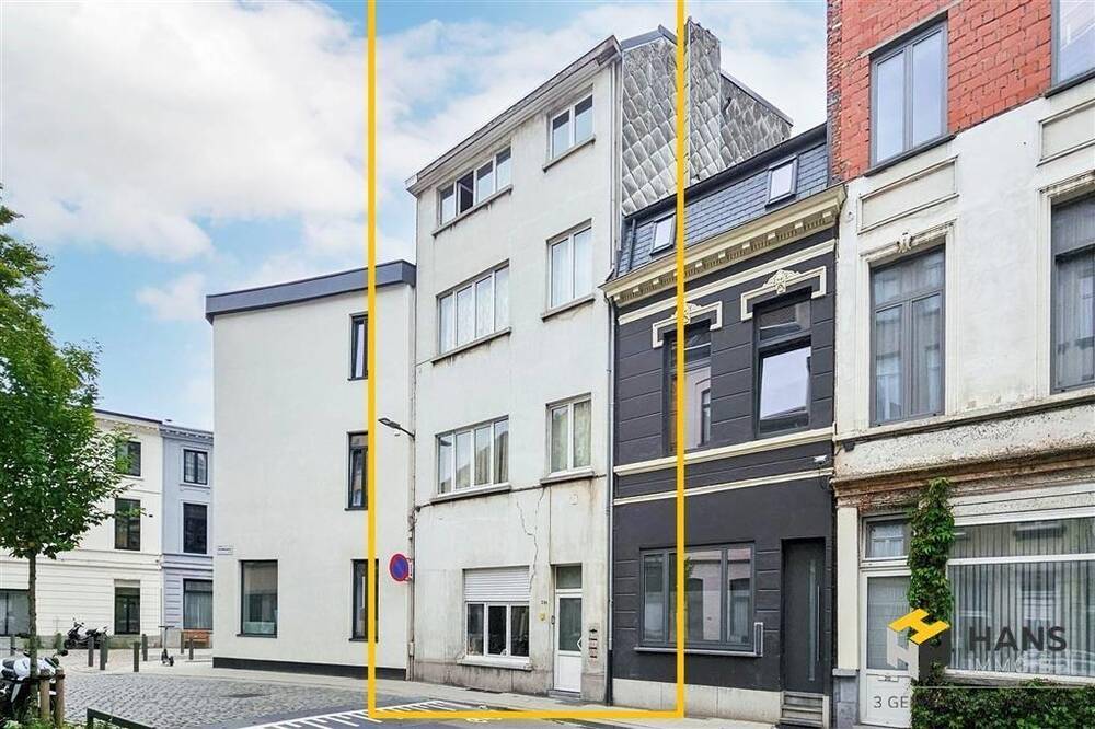 Huis te  koop in Berchem 2600 499000.00€ 3 slaapkamers 263.00m² - Zoekertje 303497