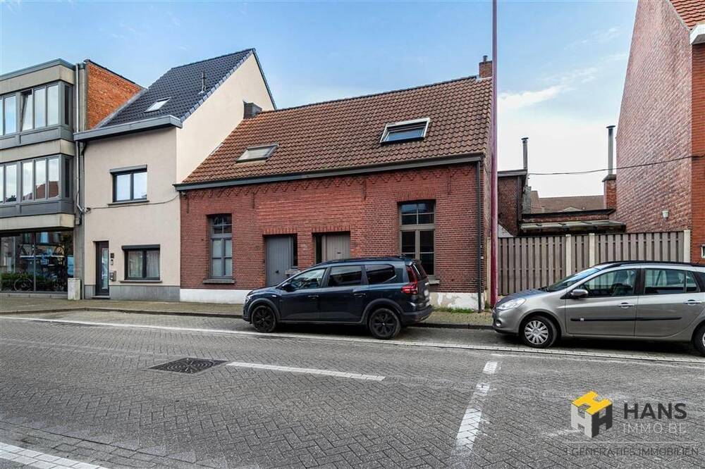 Huis te  koop in Hoevenen 2940 299000.00€ 4 slaapkamers 232.00m² - Zoekertje 303417