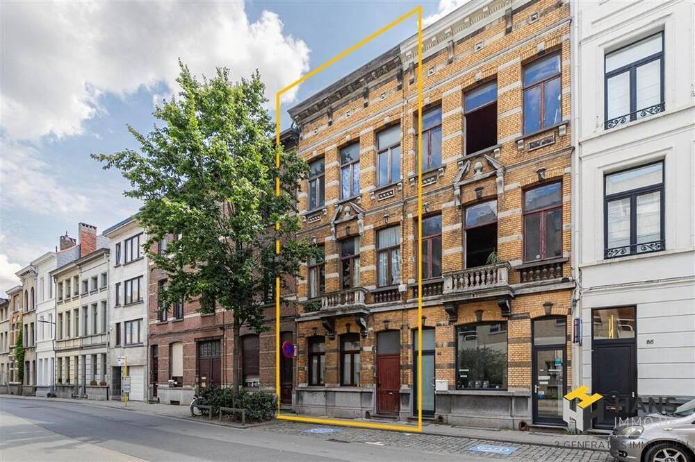 Huis te  koop in Berchem 2600 495000.00€ 9 slaapkamers 262.00m² - Zoekertje 303550