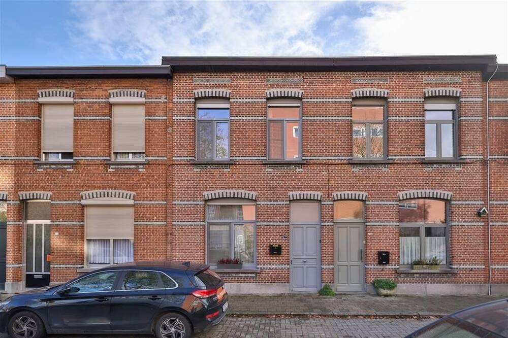 Huis te  koop in Mortsel 2640 325000.00€ 2 slaapkamers 106.00m² - Zoekertje 304836