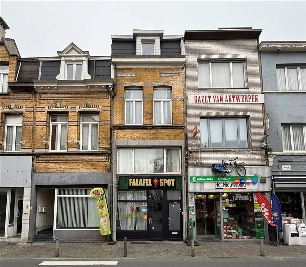 Huis te  koop in Berchem 2600 295000.00€ 4 slaapkamers 215.00m² - Zoekertje 306157