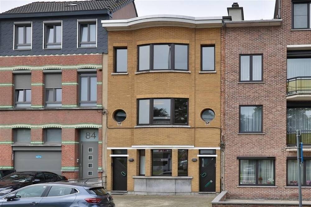 Huis te  koop in Mortsel 2640 430000.00€ 3 slaapkamers 322.00m² - Zoekertje 307616