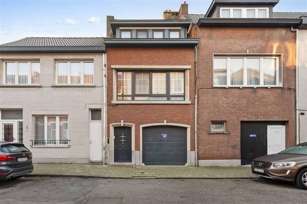 Huis te  koop in Ekeren 2180 300000.00€ 4 slaapkamers 158.00m² - Zoekertje 306490