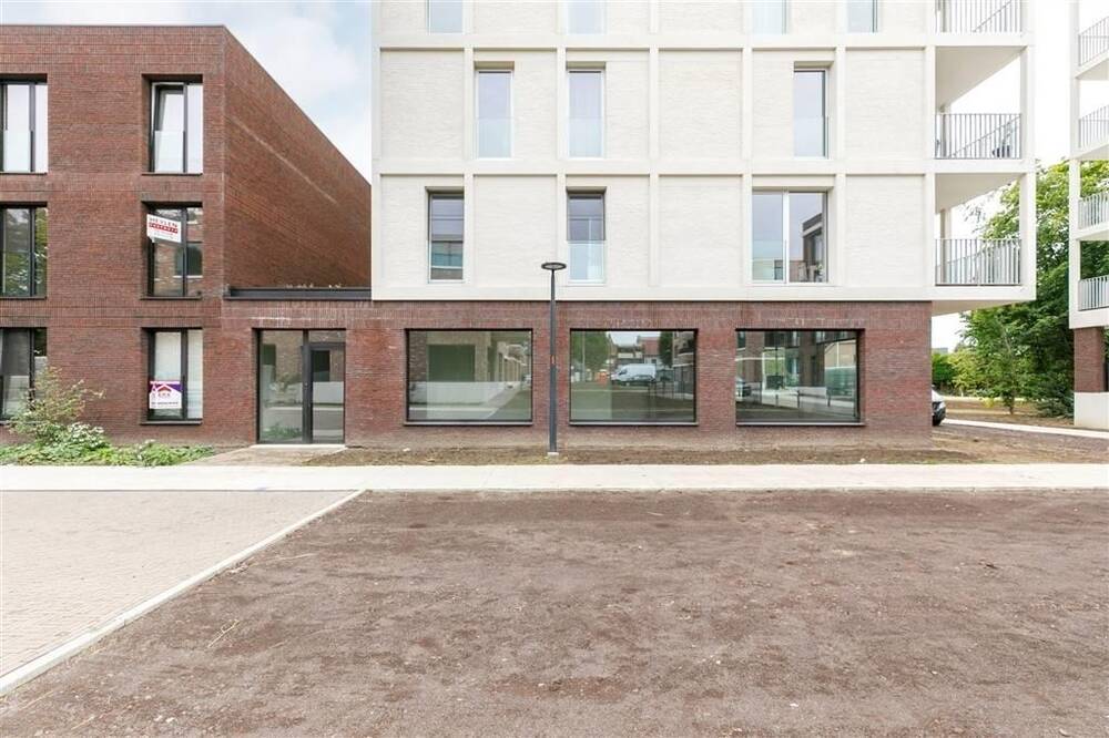 Handelszaak te  koop in Herentals 2200 365000.00€  slaapkamers 229.10m² - Zoekertje 308001