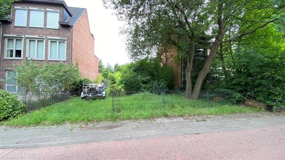 Grond te  koop in Wommelgem 2160 259000.00€  slaapkamers m² - Zoekertje 306230