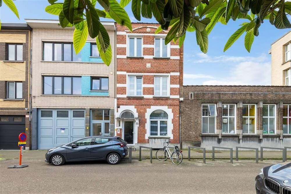 Huis te  koop in Deurne 2100 419000.00€ 3 slaapkamers 217.00m² - Zoekertje 306617