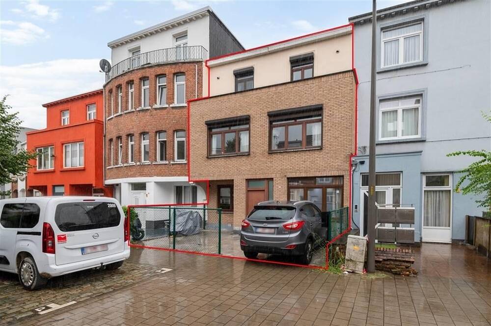 Huis te  koop in Deurne 2100 310000.00€ 4 slaapkamers 127.00m² - Zoekertje 306736