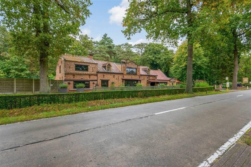 Huis te  koop in Lichtaart 2460 499000.00€ 3 slaapkamers 610.00m² - Zoekertje 308216