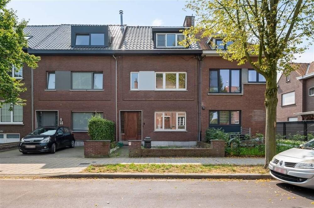 Huis te  koop in Ekeren 2180 329000.00€ 4 slaapkamers 187.00m² - Zoekertje 306910