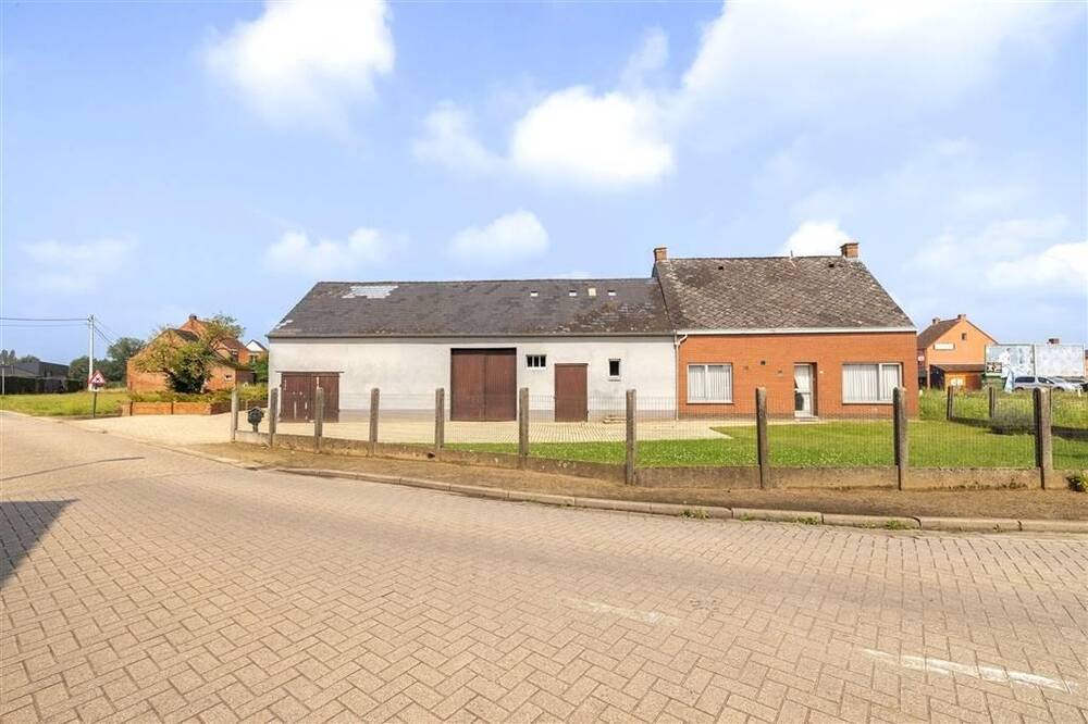 Huis te  koop in Westerlo 2260 299000.00€ 3 slaapkamers 240.00m² - Zoekertje 307638