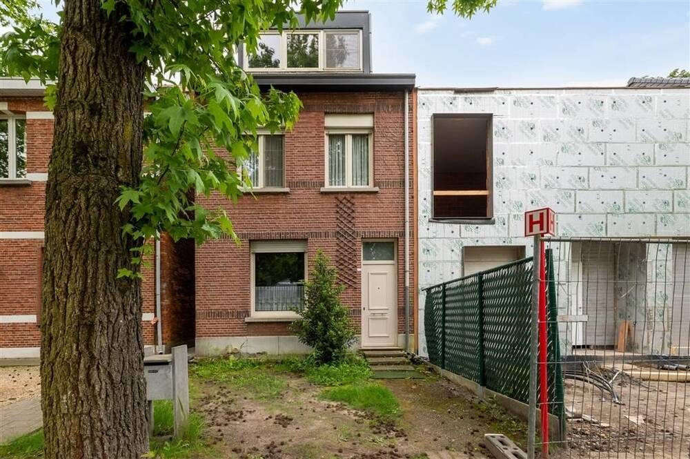 Huis te  koop in Brasschaat 2930 327000.00€ 3 slaapkamers 147.50m² - Zoekertje 306285