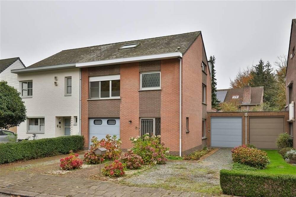 Huis te  koop in Mortsel 2640 415000.00€ 3 slaapkamers 190.00m² - Zoekertje 307573