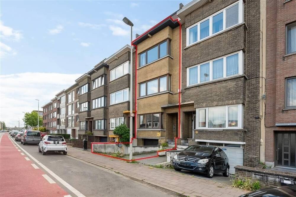 Huis te  koop in Deurne 2100 394000.00€ 4 slaapkamers 222.00m² - Zoekertje 306843