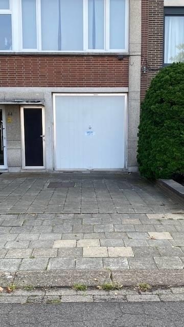 Parking & garage te  koop in Borgerhout 2140 60000.00€  slaapkamers m² - Zoekertje 306965