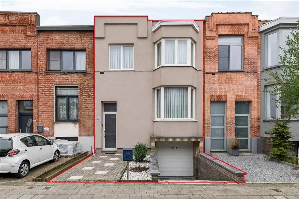 Huis te  koop in Deurne 2100 389000.00€ 3 slaapkamers 233.00m² - Zoekertje 306832