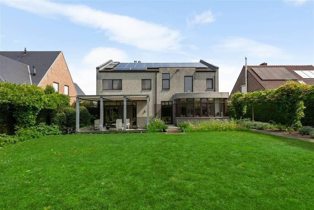 Huis te  koop in Hoogstraten 2320 675000.00€ 4 slaapkamers 292.45m² - Zoekertje 308577