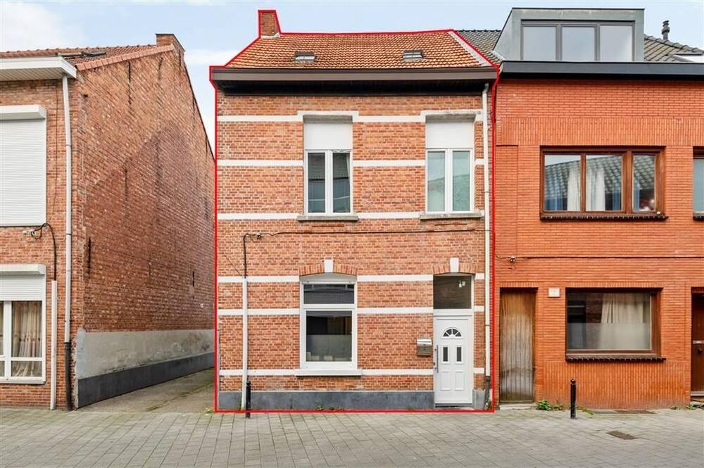 Huis te  koop in Turnhout 2300 259000.00€ 4 slaapkamers 160.00m² - Zoekertje 308851