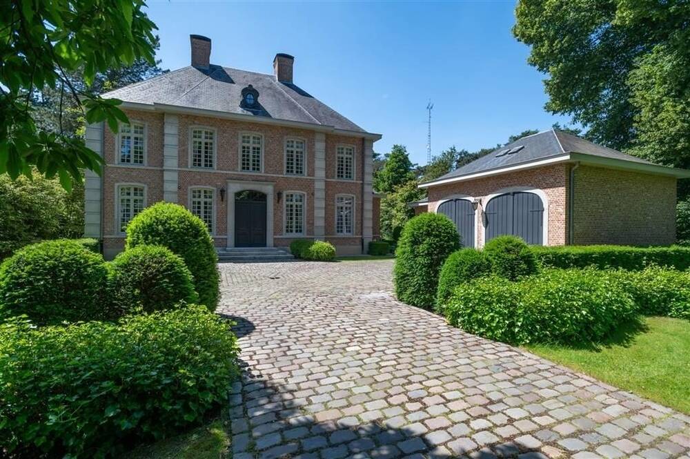 Villa te  koop in Pulle 2243 1650000.00€ 5 slaapkamers 345.00m² - Zoekertje 308574