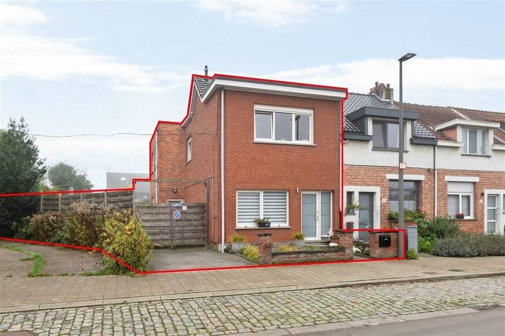 Huis te  koop in Wilrijk 2610 415000.00€ 4 slaapkamers 142.00m² - Zoekertje 309949