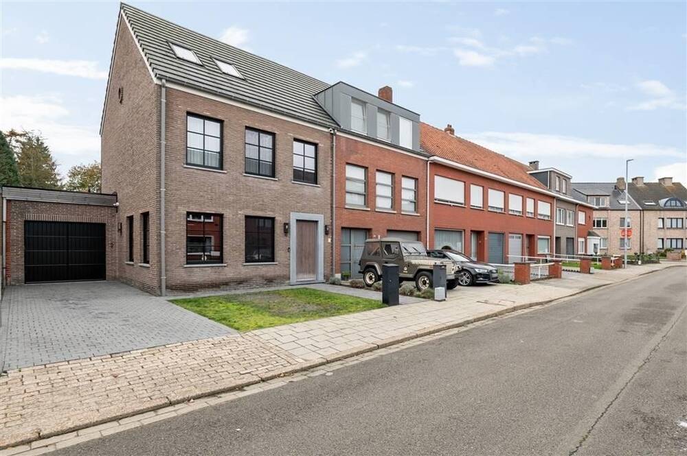 Huis te  koop in Turnhout 2300 489000.00€ 2 slaapkamers 226.00m² - Zoekertje 308854