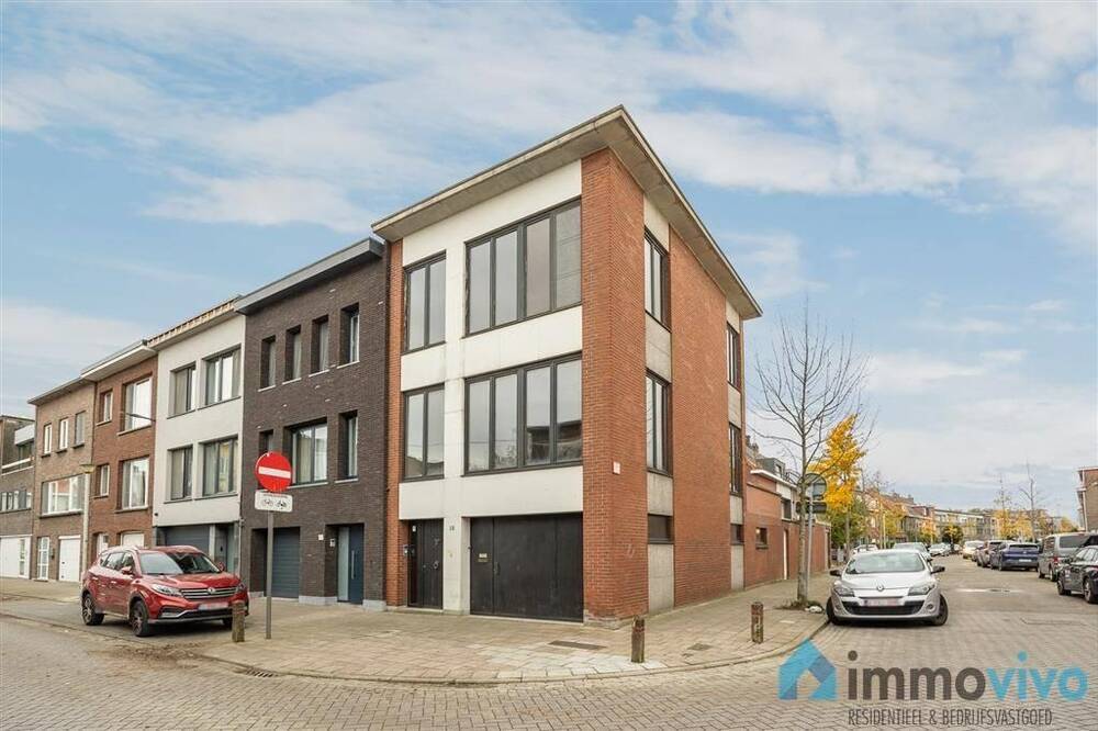 Huis te  koop in Merksem 2170 299000.00€ 3 slaapkamers 195.00m² - Zoekertje 309055