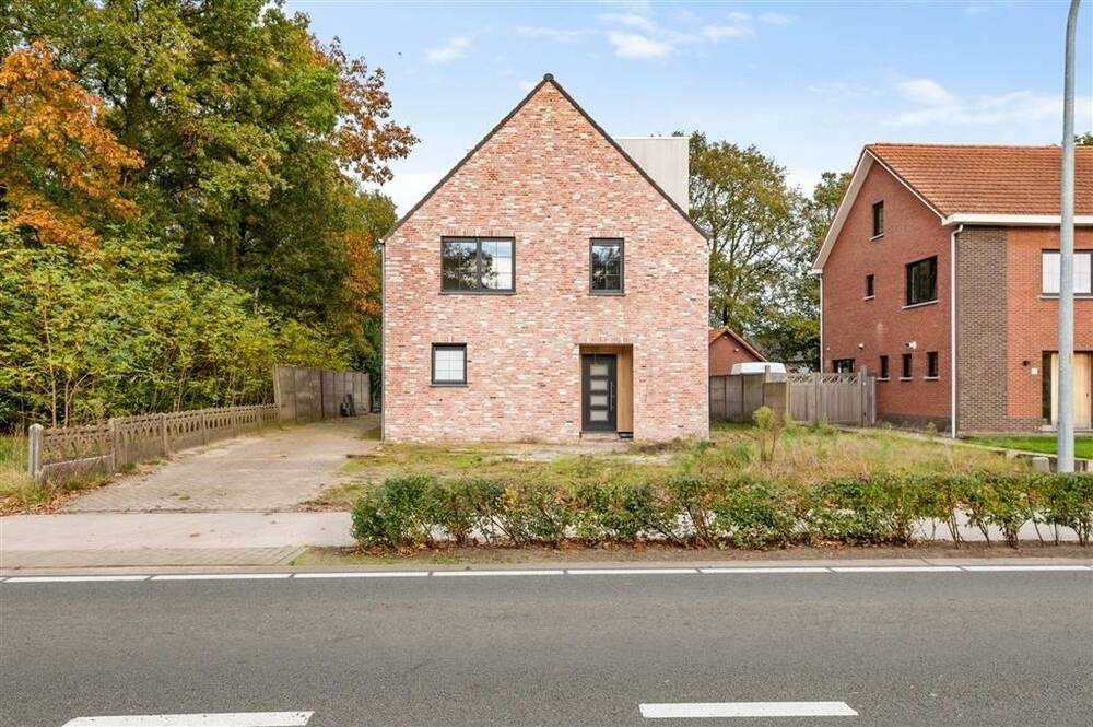 Huis te  koop in Weelde 2381 525000.00€ 5 slaapkamers 252.00m² - Zoekertje 308844