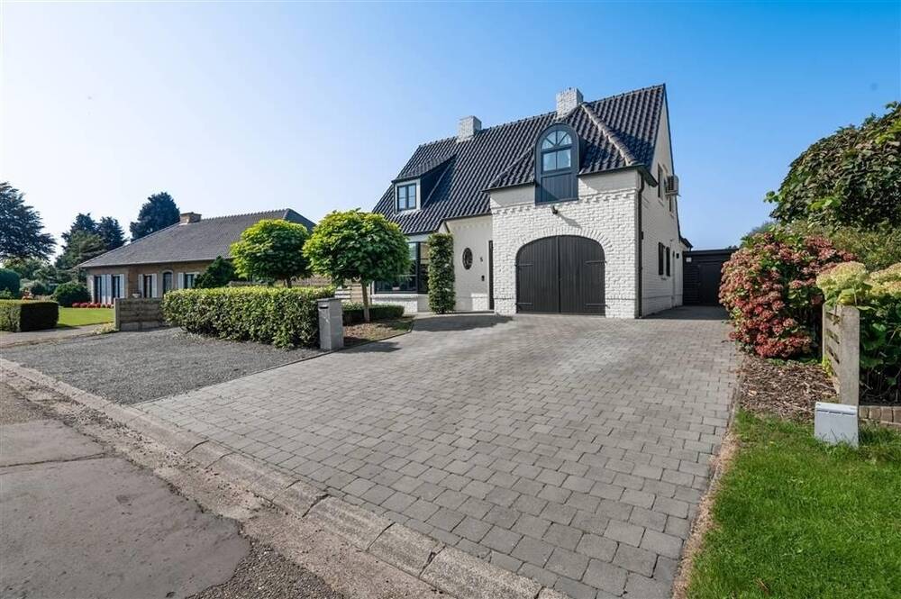 Huis te  koop in Hoogstraten 2320 865000.00€ 3 slaapkamers 252.00m² - Zoekertje 308568