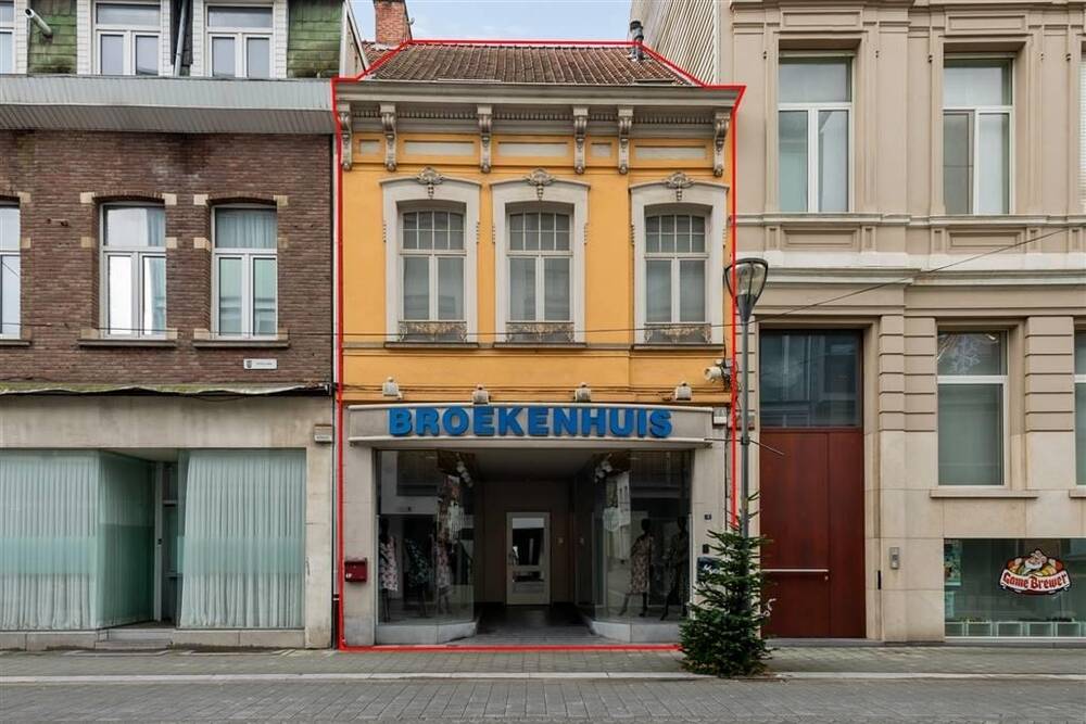 Handelszaak te  koop in Turnhout 2300 325000.00€ 2 slaapkamers 429.00m² - Zoekertje 308479