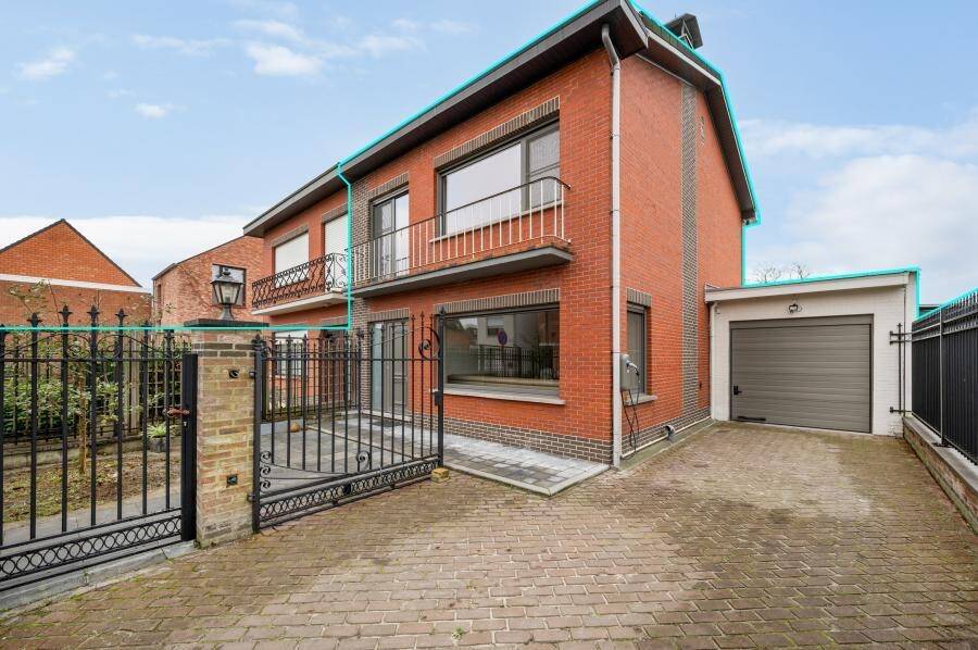 Huis te  koop in Berlaar 2590 379000.00€ 3 slaapkamers 224.00m² - Zoekertje 310072