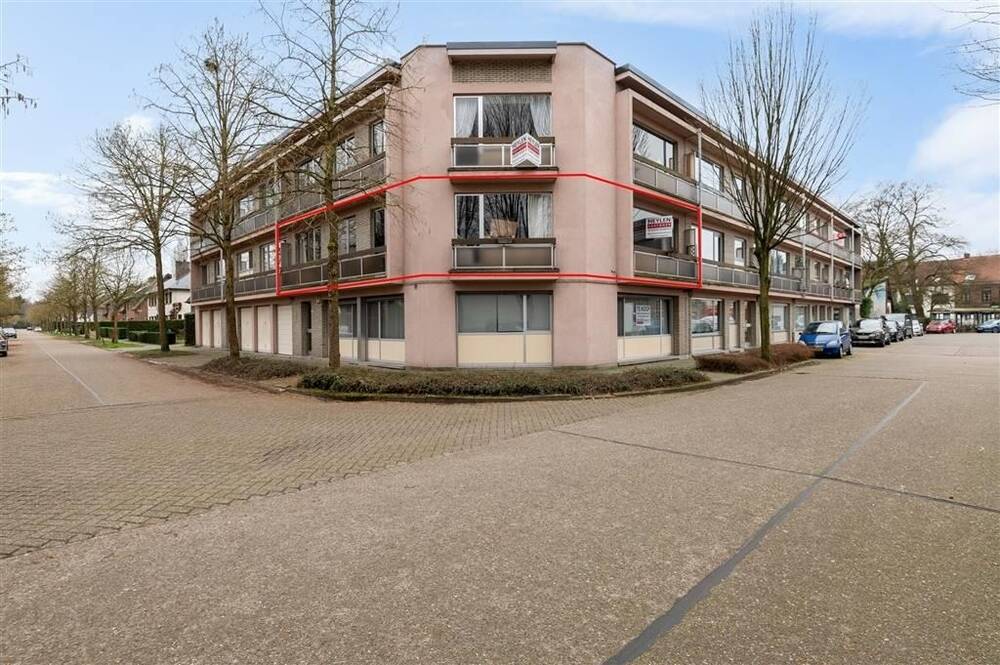 Appartement te  koop in Brasschaat 2930 215000.00€ 2 slaapkamers 111.00m² - Zoekertje 310496