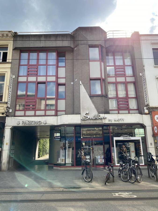 Handelszaak te  huur in Deurne 2100 2750.00€  slaapkamers m² - Zoekertje 310525