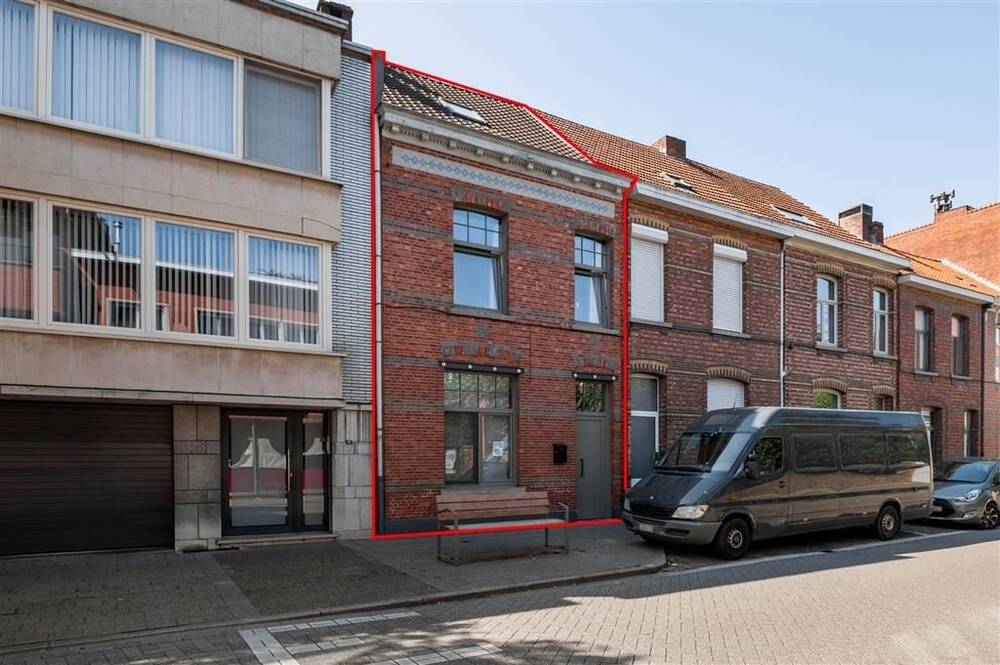 Huis te  koop in Turnhout 2300 289000.00€ 2 slaapkamers 158.00m² - Zoekertje 310352