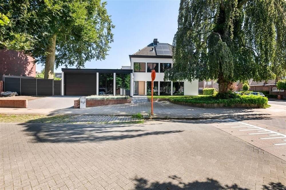 Huis te  koop in Turnhout 2300 549000.00€ 3 slaapkamers 271.00m² - Zoekertje 310341