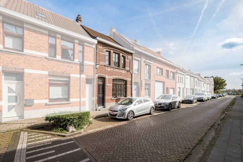 Huis te  koop in Zwijndrecht 2070 199000.00€ 2 slaapkamers 125.00m² - Zoekertje 310760