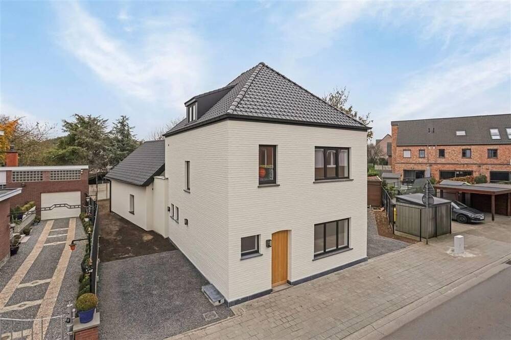 Huis te  koop in Onze-Lieve-Vrouw-Waver 2861 699000.00€ 3 slaapkamers 229.00m² - Zoekertje 311183