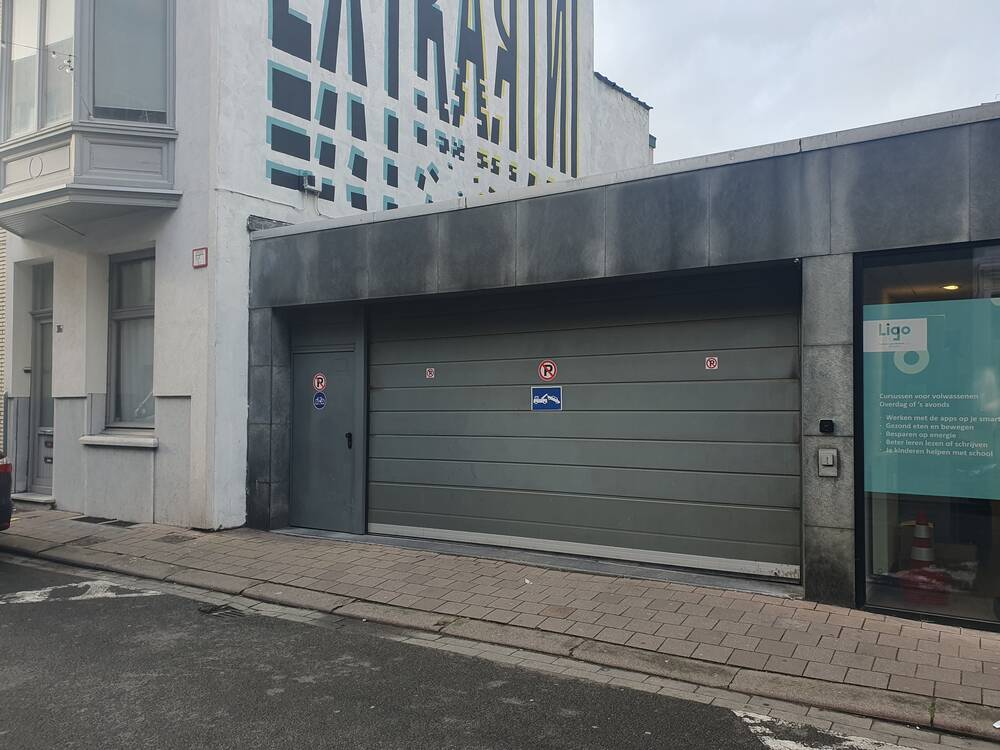 Parking & garage te  koop in Borgerhout 2140 22000.00€  slaapkamers m² - Zoekertje 312662