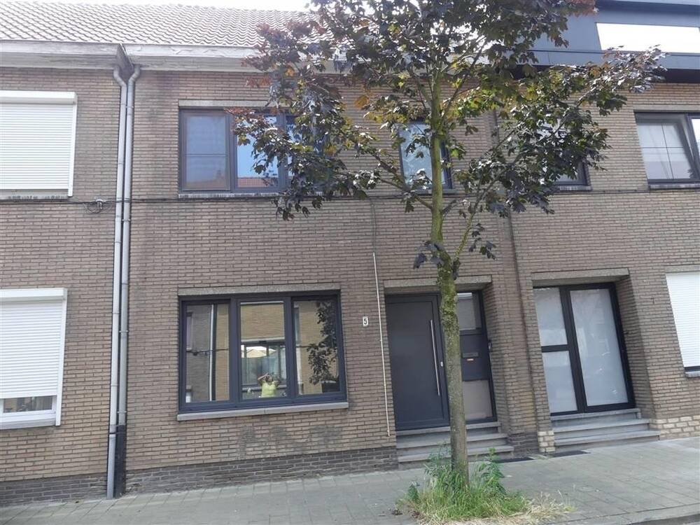 Huis te  koop in Hoboken 2660 299000.00€ 3 slaapkamers m² - Zoekertje 312979