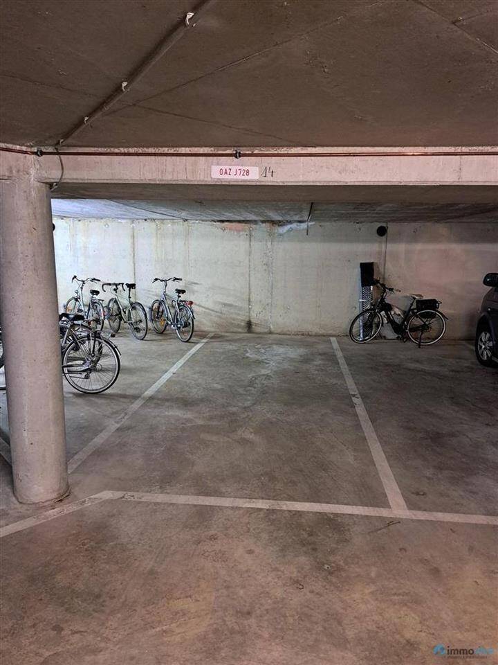 Parking & garage te  koop in Hove 2540 19500.00€  slaapkamers 18.00m² - Zoekertje 332295