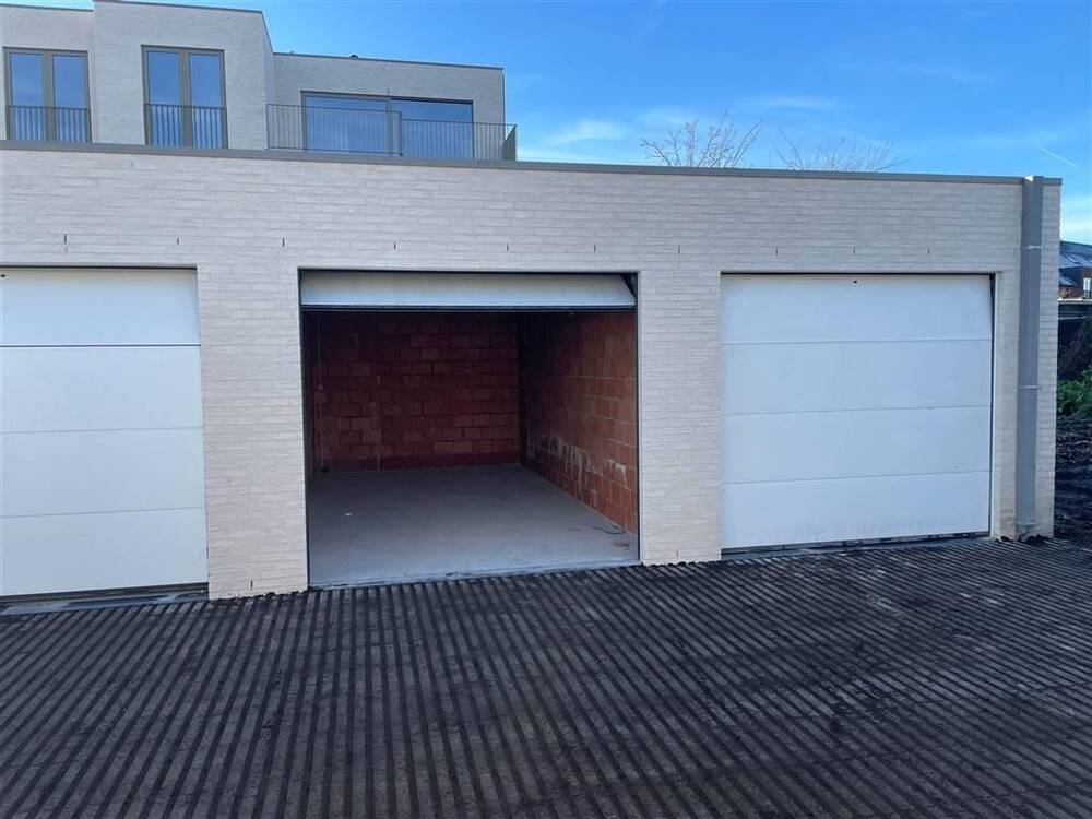 Parking & garage te  koop in Puurs 2870 28000.00€  slaapkamers 18.00m² - Zoekertje 340738