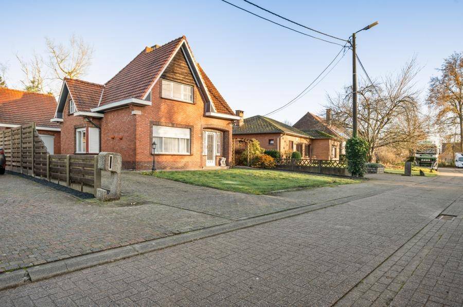 Huis te  koop in Olen 2250 295000.00€ 3 slaapkamers 156.00m² - Zoekertje 364682