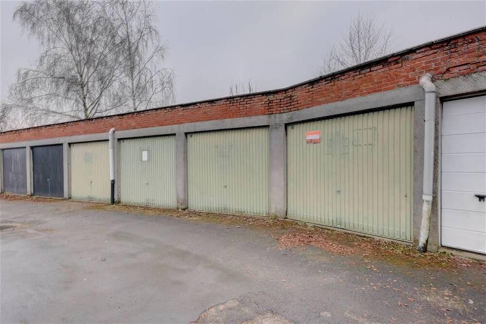 Parking & garage te  koop in Zwijndrecht 2070 113500.00€  slaapkamers m² - Zoekertje 369584